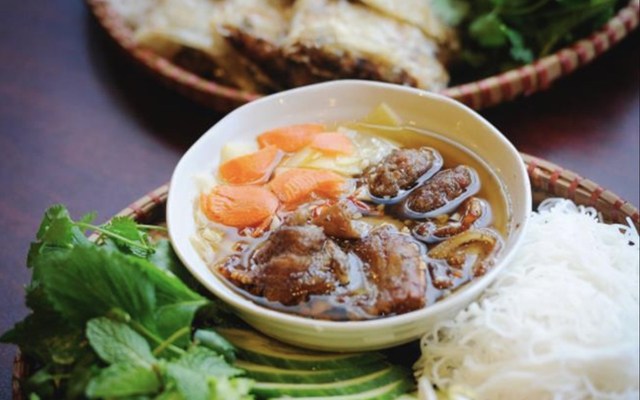 Bún Chả Hà Nội Ngon Quán - Cách Mạng Tháng 8