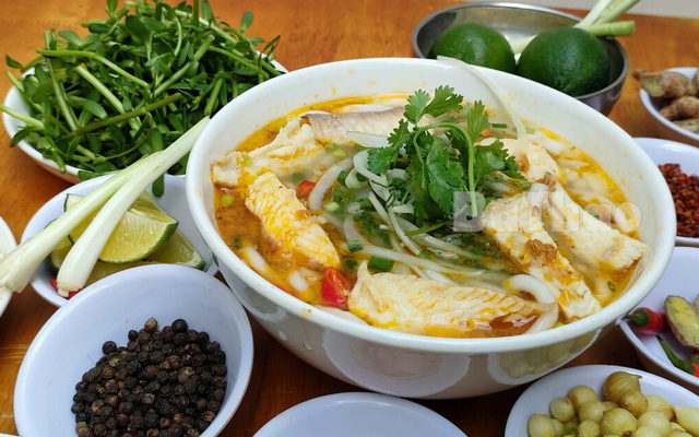 Bánh Canh Cá Lóc - Nguyễn Văn Cừ
