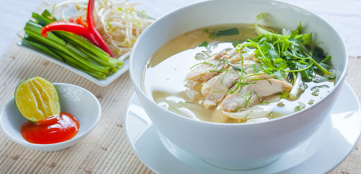 Ò Ó O - Phở Gà, Hủ Tiếu Gà & Lẩu Gà Lá É