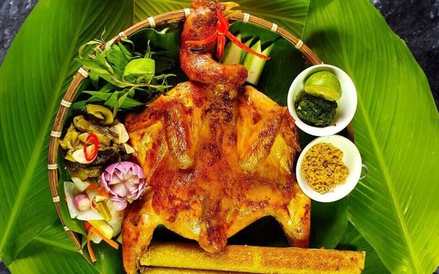 Gà Quay Bánh Bao Cơm Lam Kim Kê - Lê Văn Lương