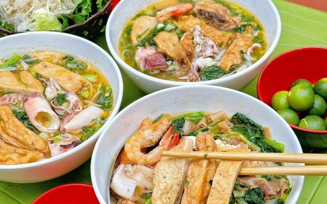 Bún Cù Kỳ Hải Sản Chi Yến - 1042 Hạ Long