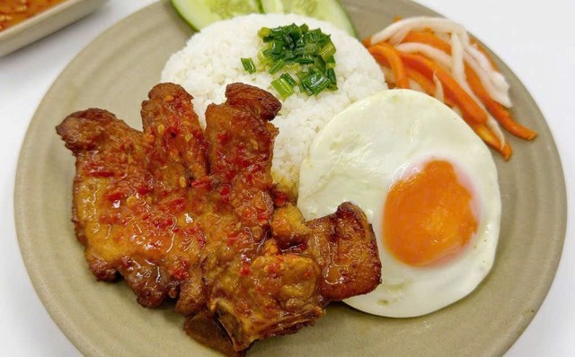 Cơm Tấm Ghiền - Cơm Sườn - Lê Thị Hồng Gấm