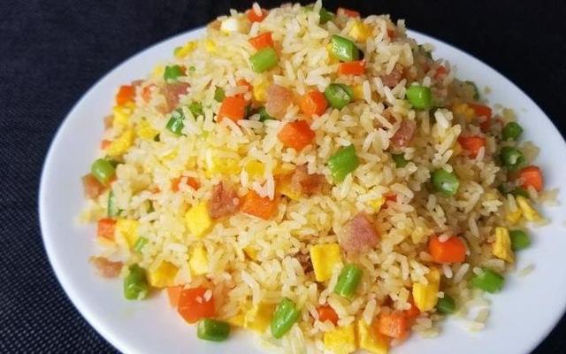 Tiệm Cơm Chiên Xù - Trần Duy Chiến