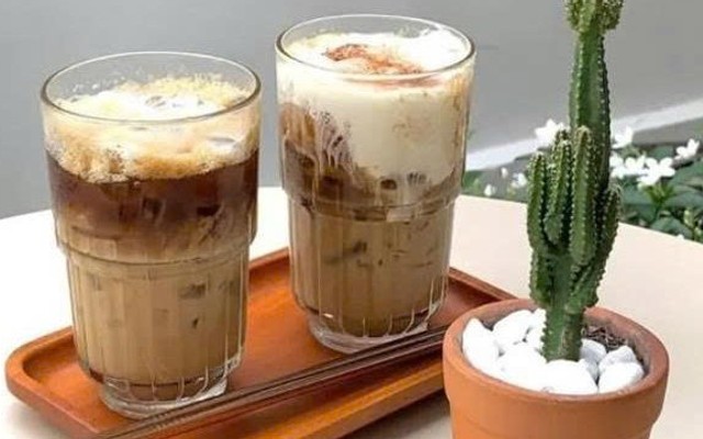 Tiệm Cà Phê Nhà Dâu - Matcha & Bánh Kem - Cách Mạng Tháng 8