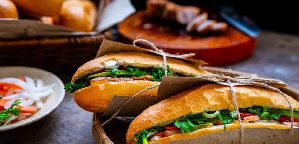 Bánh Mì Sài Gòn, Bánh Mì Rau & Viên Chiên Sốt Mắm Tỏi - Ăn Vặt 172 - Ngô Kim Tài