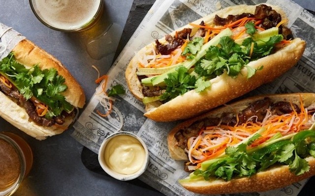 Ín Măm - Bánh Mì Xíu Mại & Bánh Hỏi Heo Quay