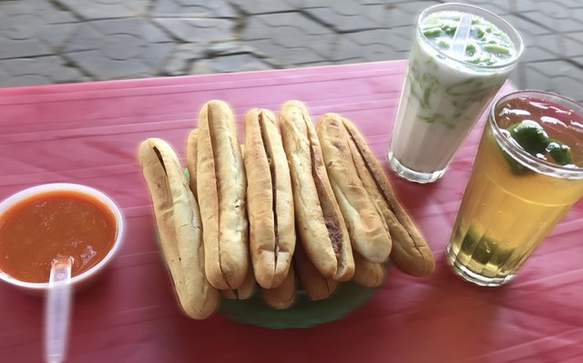Cô Hải - Bánh Mì Cay Hải Phòng