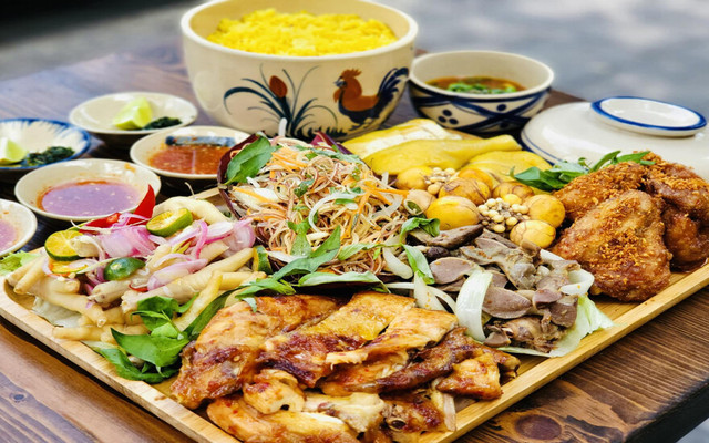 Cơm Gà Tam Kỳ - Hồng Nga - Nguyễn Công Hoan