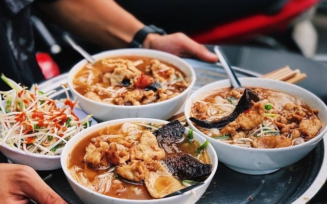 Phở Gan Cháy Ba Cô - 54 Nguyễn Hữu Nghiêm