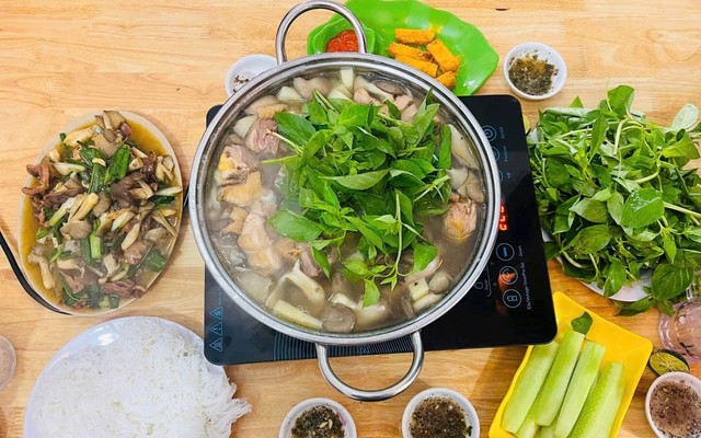 Quán Lẩu Gà Lá É Quê Hương - Trương Định