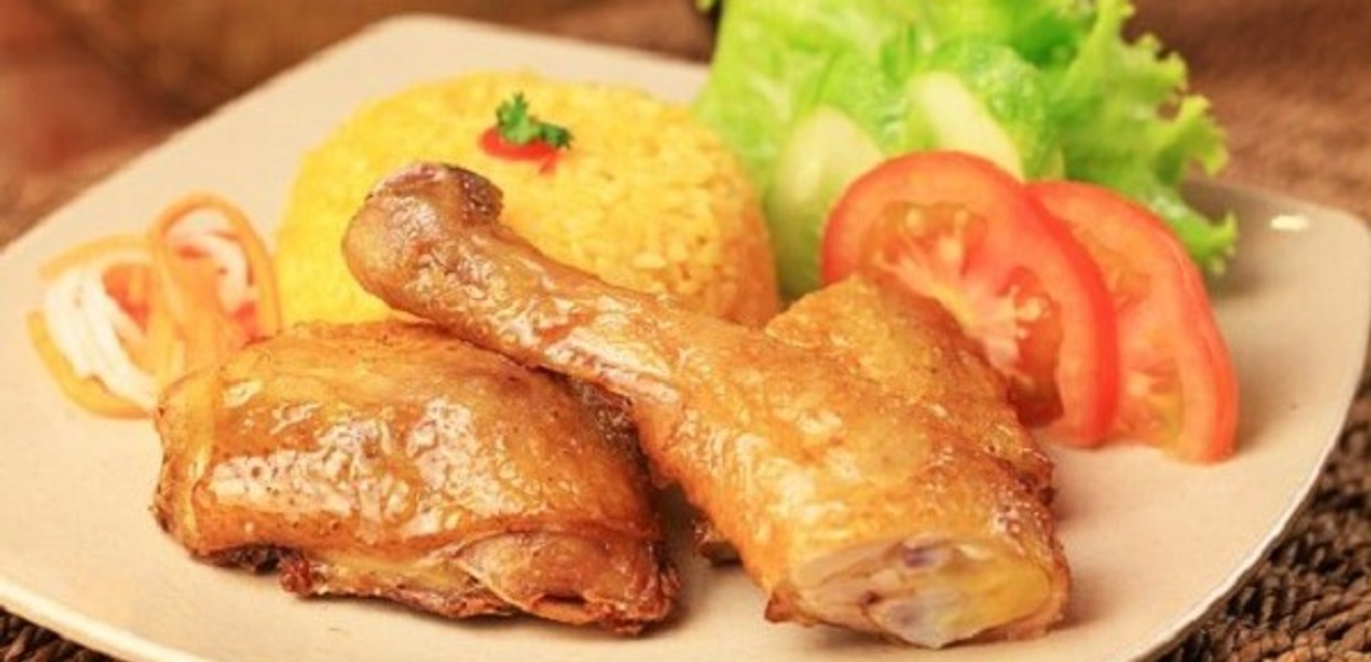 Cơm Gà Chiên Sốt Mắm Tỏi - Phan Văn Trị