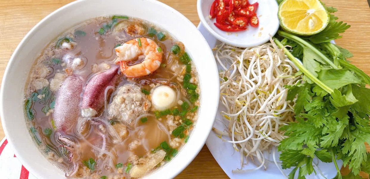 Bánh Canh Hải Sản 72 - Bún Riêu Cua & Hủ Tiếu Mực