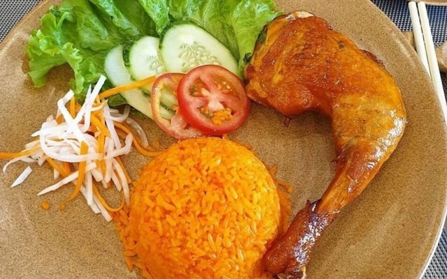 Cơm Gà Ngân - 310 Đống Đa