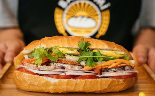 Tiệm Bánh Mì Xóm - Bánh Mì Pate Cột Đèn - Phú Mỹ