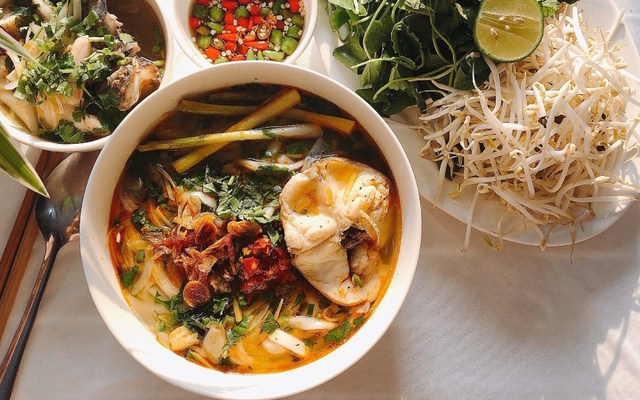 Bánh Canh Cá Lóc & Tré Trộn Huế - O Bé
