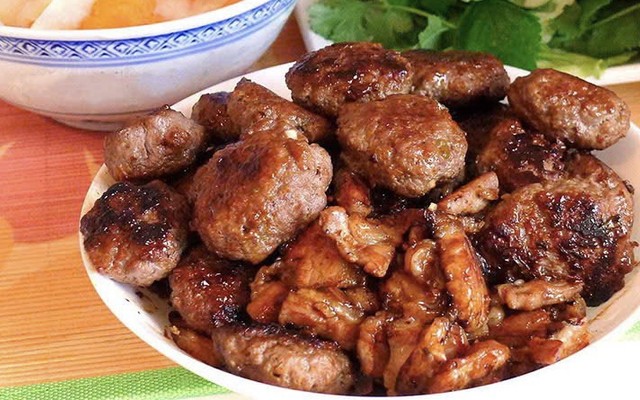 Bún Chả Thịt Nướng Cô Thuận - Phạm Vấn