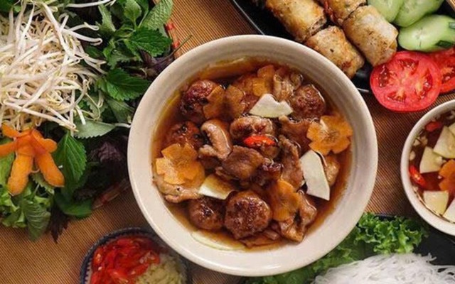 Bún Chả & Nem Rán - Long Vũ
