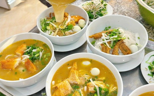 Bánh Canh Cá Lóc Cố Đô Huế CS2 - Lê Duẩn