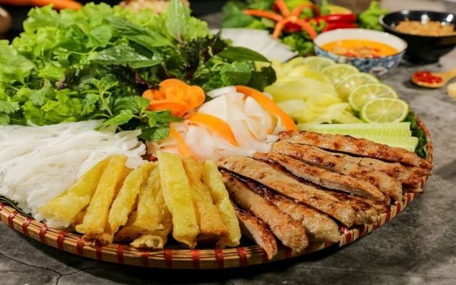 Nem Nướng Nha Trang & Bánh Mỳ Cô Oanh - Ao Sen