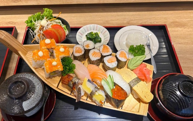 Nhà Hàng Nhật Bản TORU