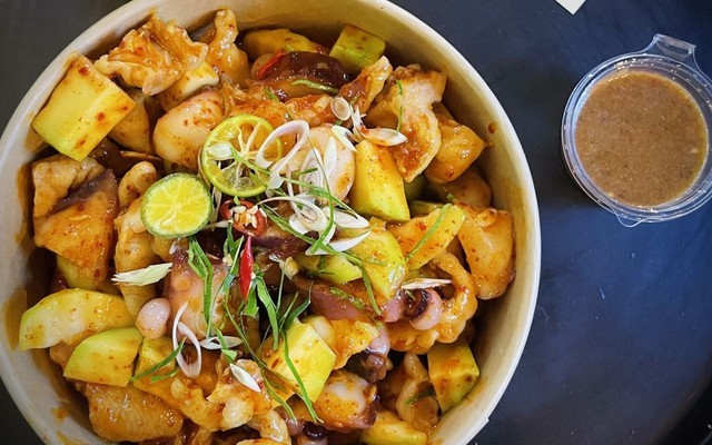 Bún Nem Nướng & Chân Gà Sốt Thái - Bé Quý