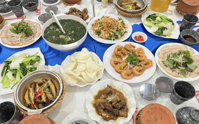 Nướng Ngói Cơm Niêu Hải Sản - Hùng Vương