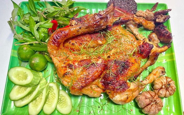 GÀ TOÀN Ô THƠM - Nguyễn Khuyến