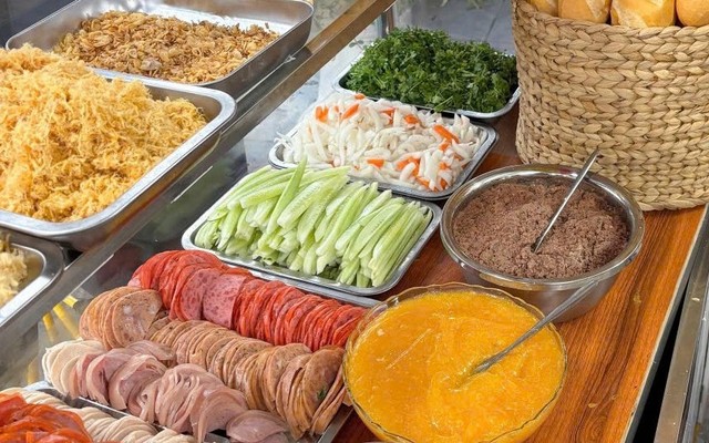 BAMI LÊ - Bánh Mì Sài Gòn - 389 Lê Thánh Tông