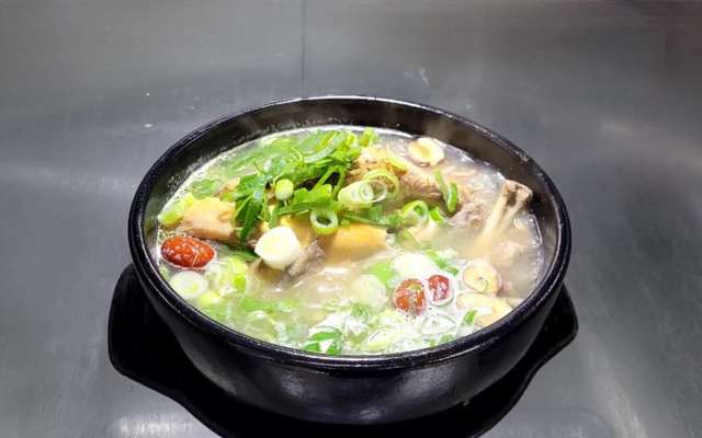 Nhà Hàng Trăm Năm - 푸미흥 백년 - Đường Số 6