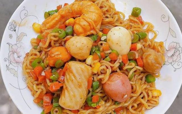 Bếp Nhà Gấu Mỡ - Mì Trộn, Xôi & Nước Ép - Mễ Trì Hạ