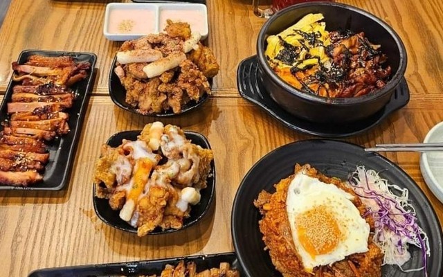 CHICKEN STREET - GÀ RÁN, KIM BAP  & TOKBOKKI - Phan Đăng Lưu