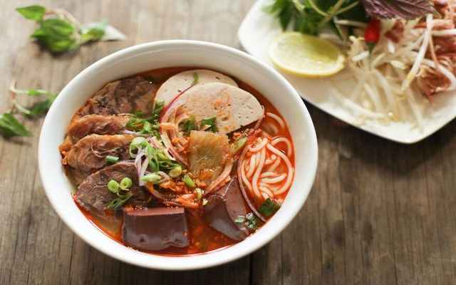 Bún Bò Huế - Vỹ Dạ Quán - Võ Thị Sáu
