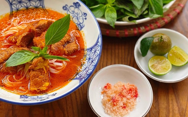 Quán Việt Thái - Bún Bò Cay Bạc Liêu & Lẩu Vịt Nấu Chao