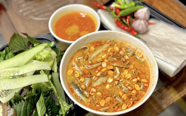 Gỏi Cá Trích & Gỏi Cá Lạc Cô Nhi - 61 Bắc Sơn