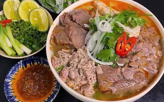 Phở Thìn - Uyên Hưng
