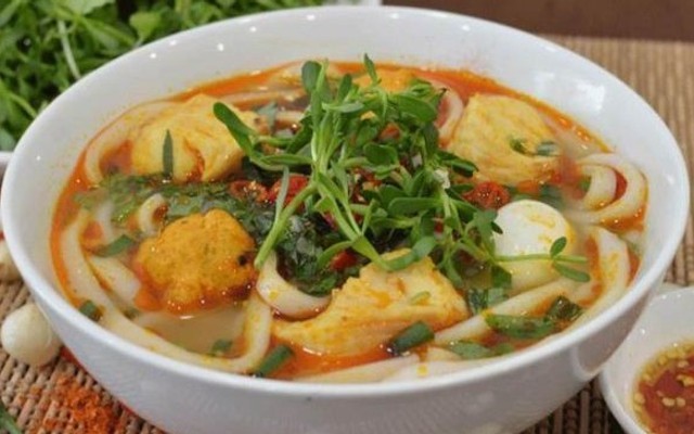 Bánh Canh Cá Lóc Thanh Thanh - Tôn Đản
