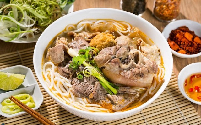 Bún Bò Giò Heo Út Liên - Đông Bắc