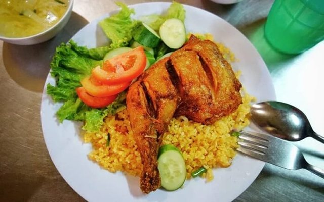 Cơm Gà Sương - 123 Nguyễn Công Hoan