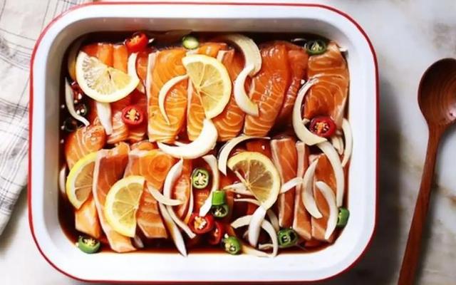 Chihiro - Cơm Cá Hồi Ngâm Tương