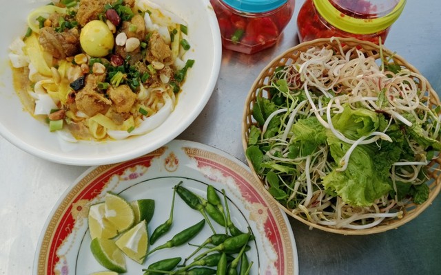 Mì Quảng Gà Liên - Chợ Hòa Thọ Tây