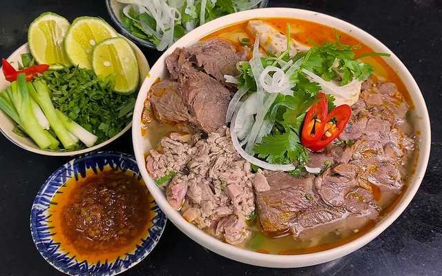 Bảy Bún Bò & Hủ Tiếu Mực - Đường D5