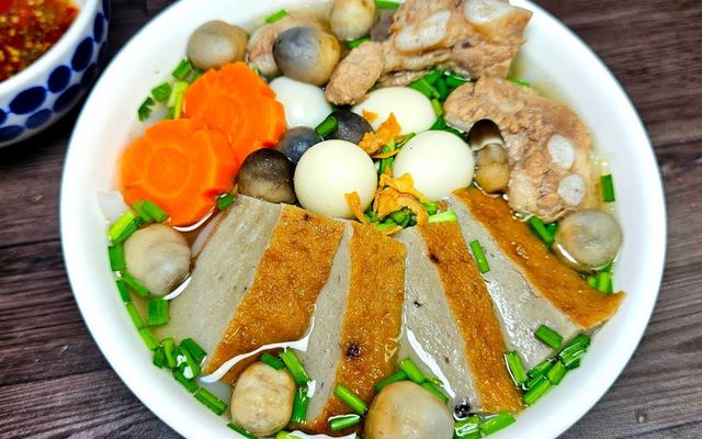 Bột Chiên Tóp Mỡ, Bánh Canh & Cháo Hàu - Trương Công Định