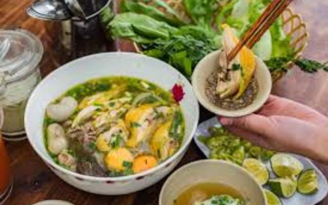 Phở Tái Gà Hàng Trống
