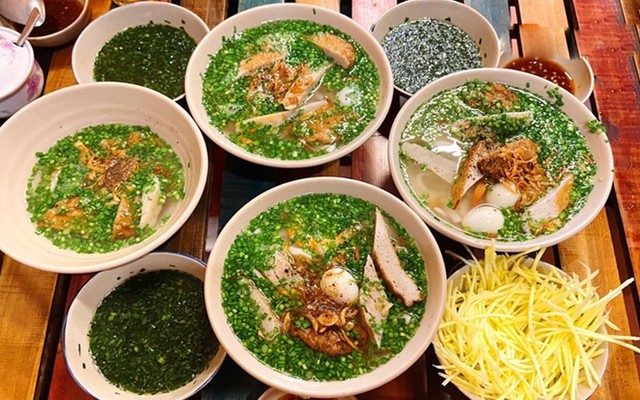 Bánh Canh Hẹ Cô Bé - 579 Trần Hưng Đạo