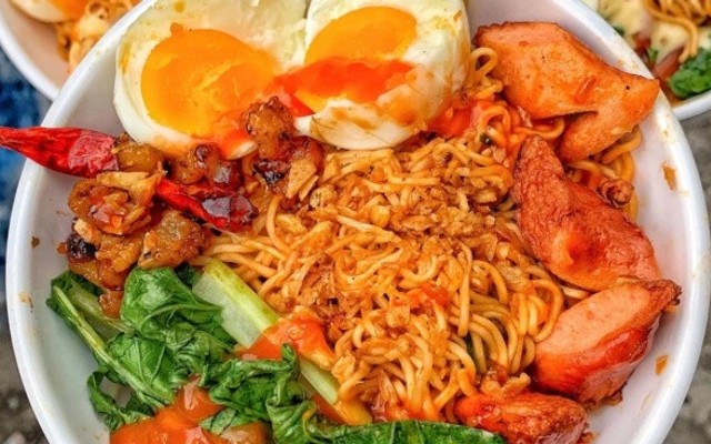 Mì Trộn Indomie - Bắp Bụi Q4