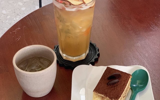 Neko Bakery & Coffee