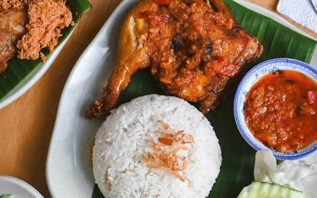 Ayam Penyet Vindo - Halal