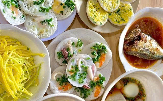 Bánh Căn Tám - Lê Văn Mầm