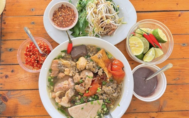 Bún Riêu Út Diễm - Dĩ An