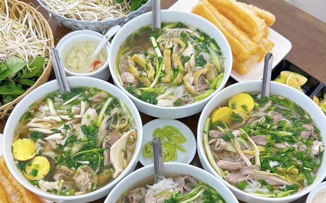 Phở Gà 1977 - 557 Thiên Lôi
